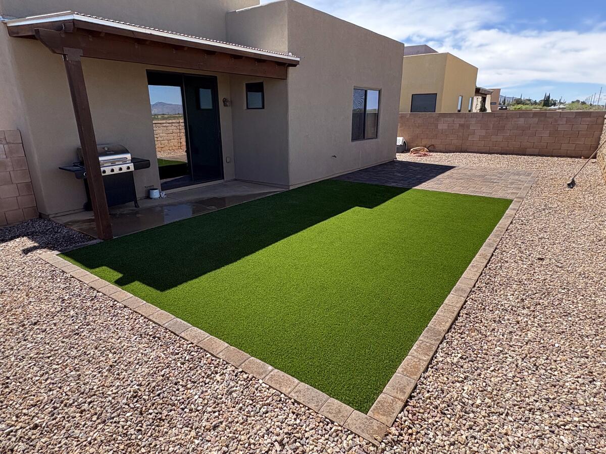 backyard-turf-pergola-grill