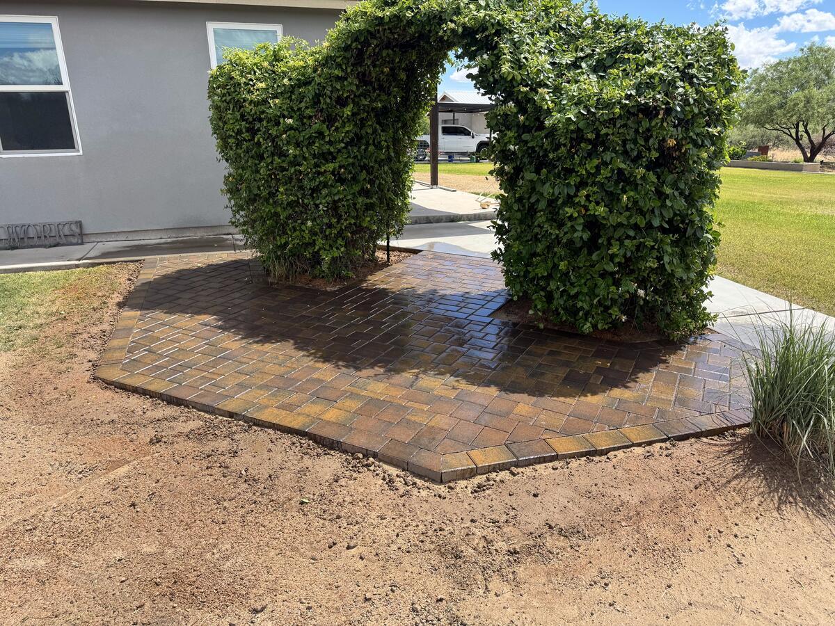 paver-patio-hedge-archway-driveway